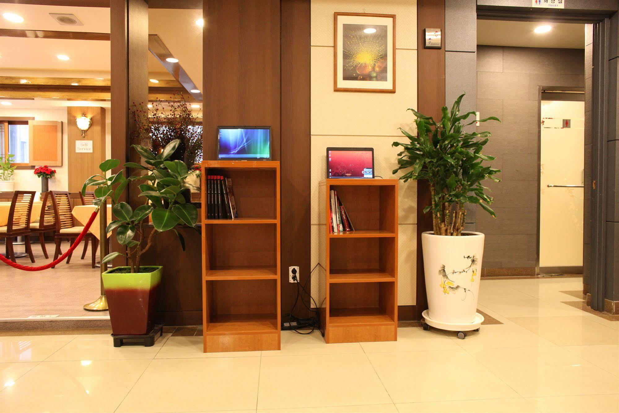 Hill House Seoul Myeongdong Hotel ภายนอก รูปภาพ